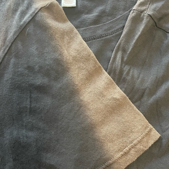 Sun & Shadow tee with gold foil design - Picture 5 of 9